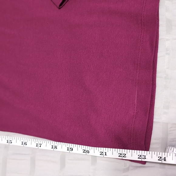 Ladies Small V-Neck Long Sleeved Top - Picture 3 of 8